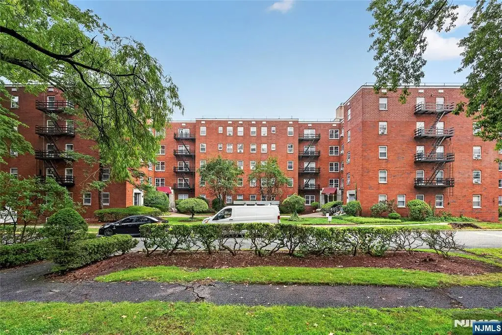 2330 Linwood Avenue 1C, Fort Lee, NJ 07024 - #1