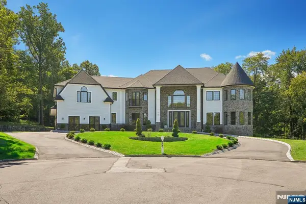 707 Black Hawk Lane, Franklin Lakes, NJ 07417