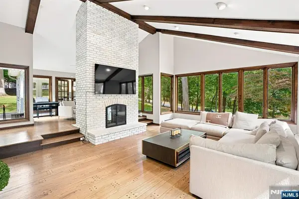 7 Sleepy Hollow Road, Upper Saddle River, NJ 07458