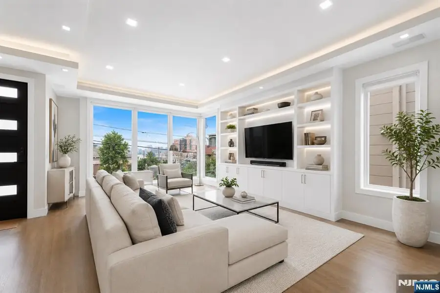 506 Undercliff Avenue, Edgewater, NJ 07020 - #3