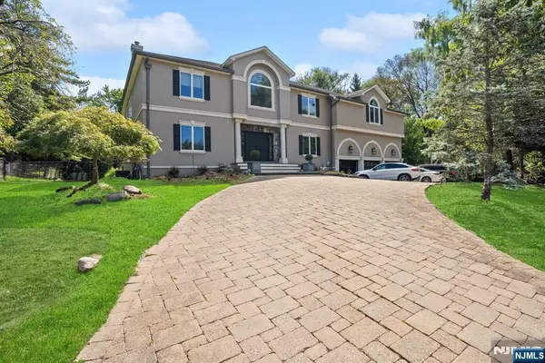 74 Sherwood Road, Norwood, NJ 07648