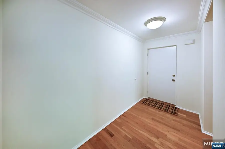 107 Indian Hollow Court 107, Mahwah, NJ 07430 - #3