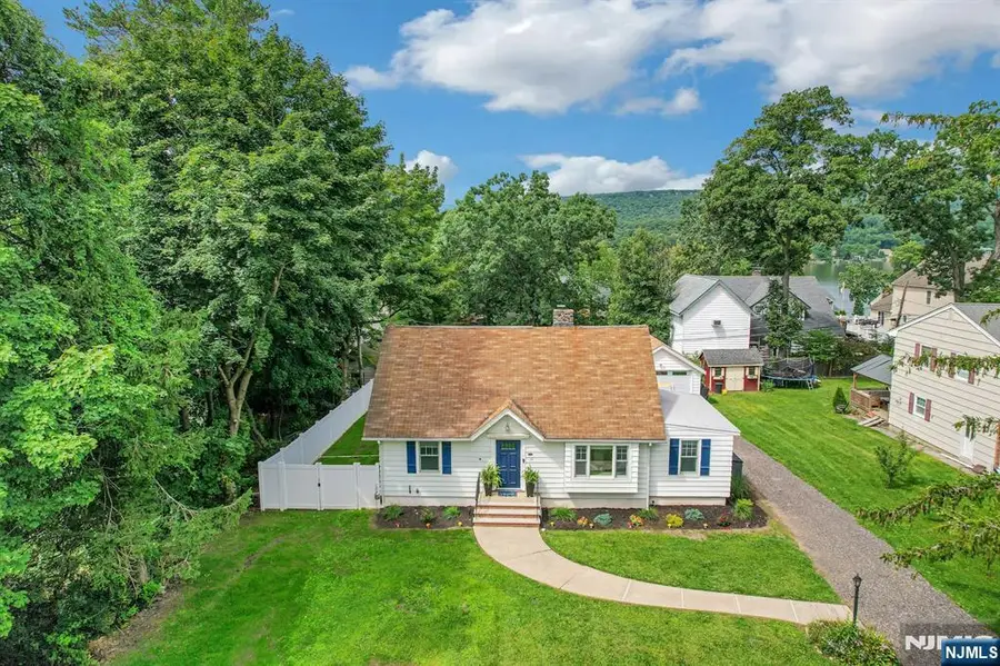 58 Ramapo Road, Hewitt, NJ 07421 - #2