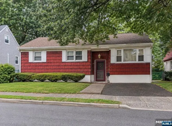 10 Moore Place, Nutley, NJ 07110