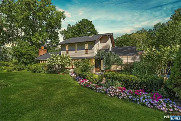 343 Sunset Road, Pequannock Township, NJ 07444
