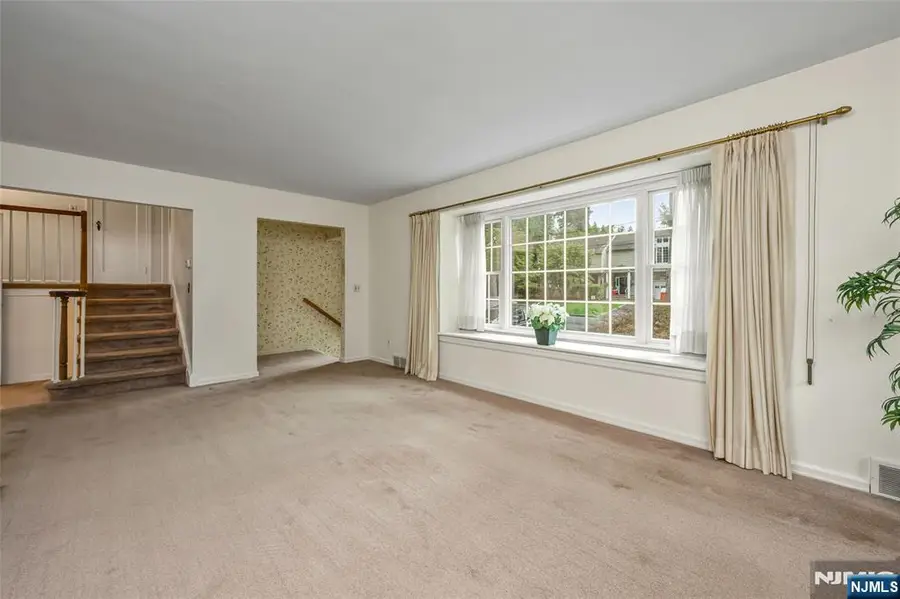 401 Hamilton Road, Ridgewood, NJ 07450 - #3