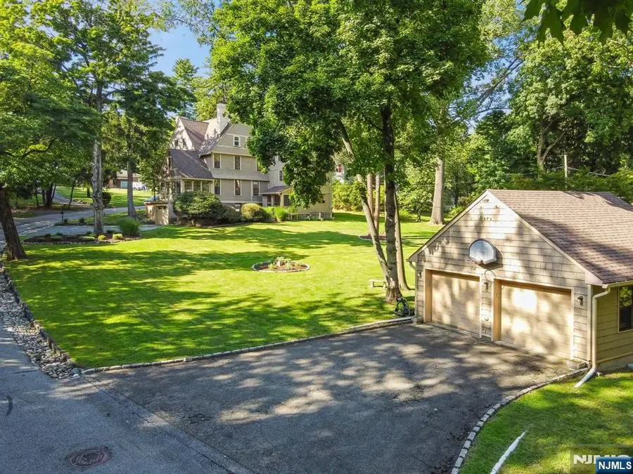 6 Edgehill Road, West Orange, NJ 07052 - #3
