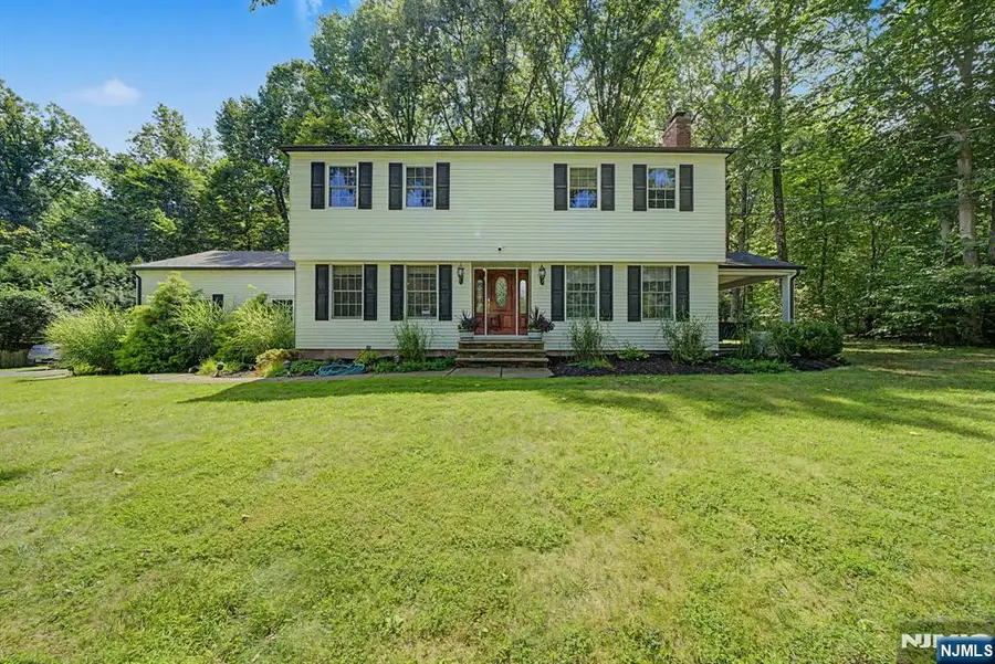 61 Heatherhill Lane, Woodcliff Lake, NJ 07677 - #2