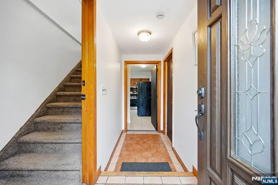 37 Hazelview Avenue, Clifton, NJ 07011 - #3
