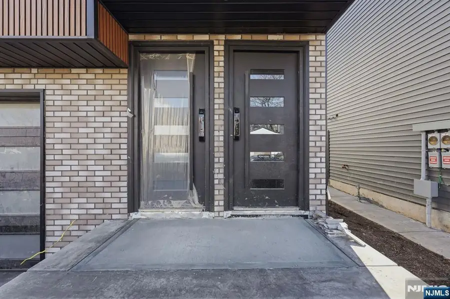 136 N 17th, East Orange, NJ 07017 - #3