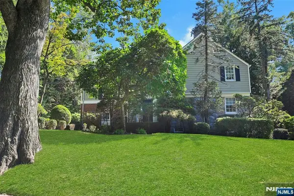 626 Sunderland Road, Teaneck, NJ 07666