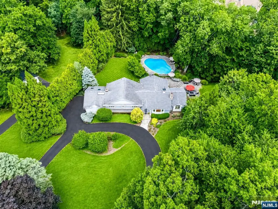9 Pinehill Drive, Upper Saddle River, NJ 07458 - #2