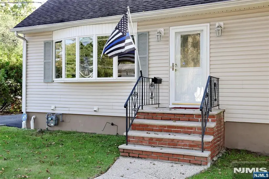 741 Pompton Avenue, Cedar Grove, NJ 07009 - #3