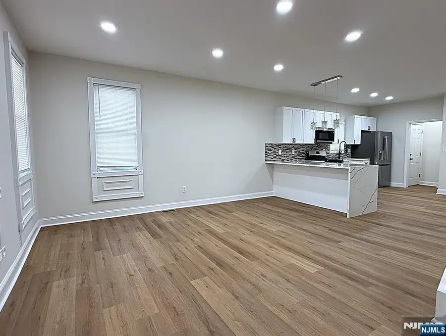 661 Stuyvesant Avenue, Trenton, NJ 08618 - #2