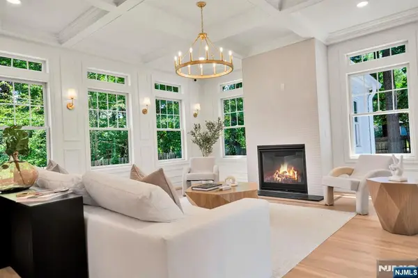 4 Garden Court, Ho-Ho-Kus, NJ 07423