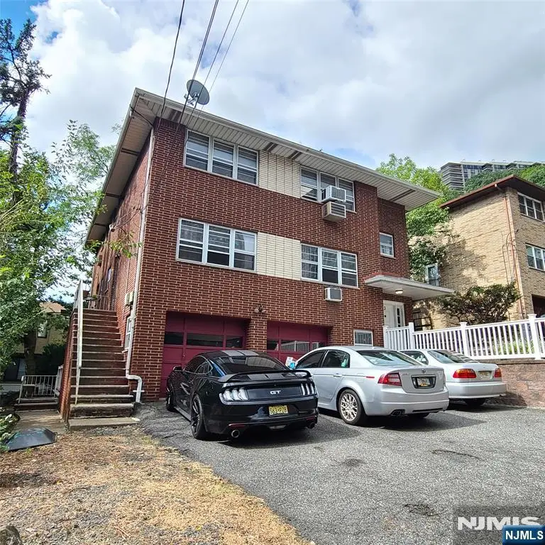 3 Hooks Lane, Edgewater, NJ 07020 - #2
