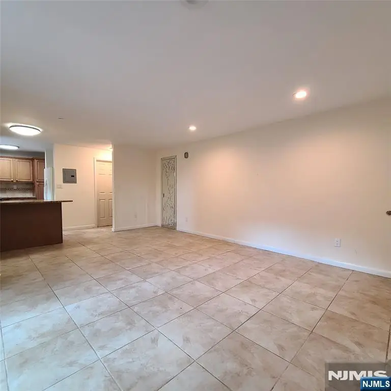 3 Hooks Lane, Edgewater, NJ 07020 - #3
