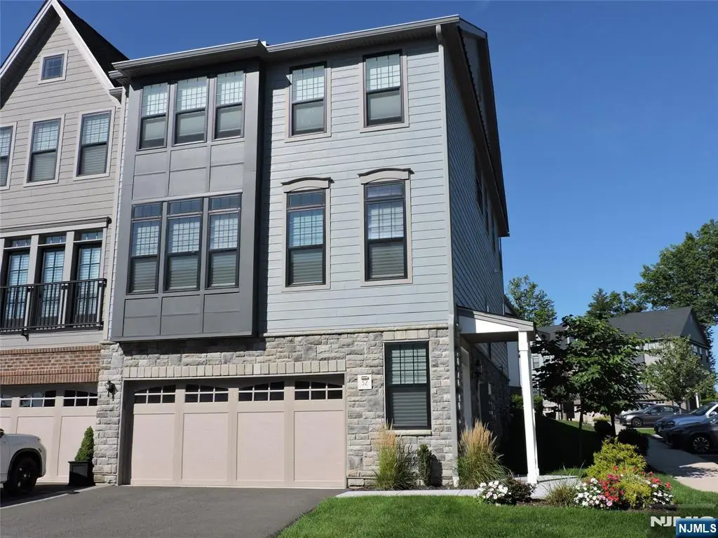 32 Melody Lane, Upper Saddle River, NJ 07458 - #1