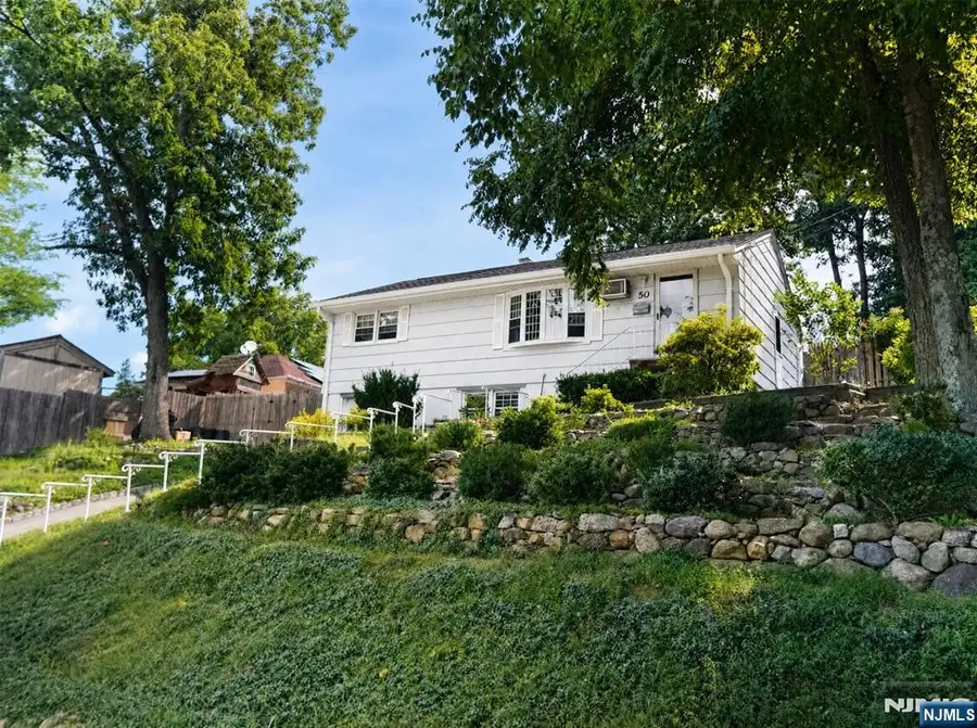 50 Knolls Road, Bloomingdale, NJ 07403 - #2