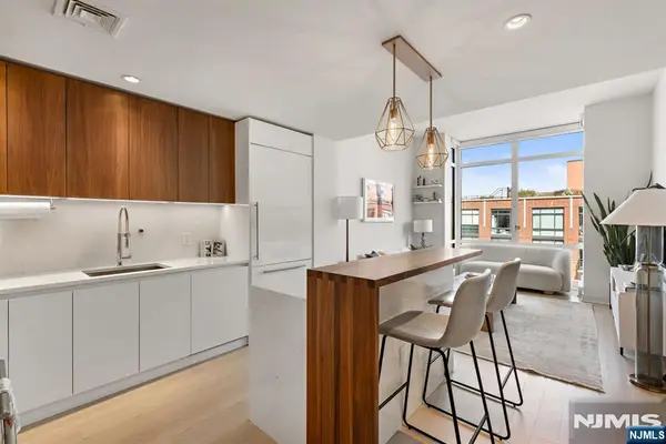 1000 Maxwell Lane PH12G, Hoboken, NJ 07030