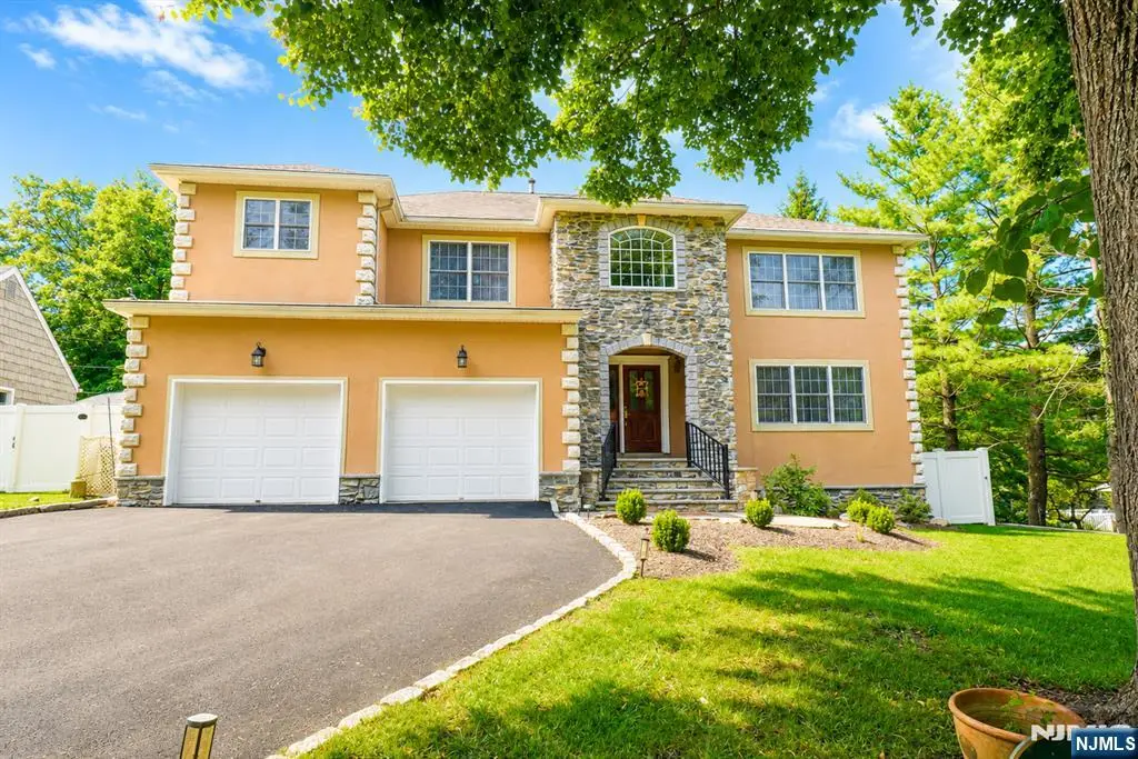 19 Westover Road, Verona, NJ 07044 - #1