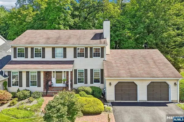 12 Clearwater Drive, Wayne, NJ 07470