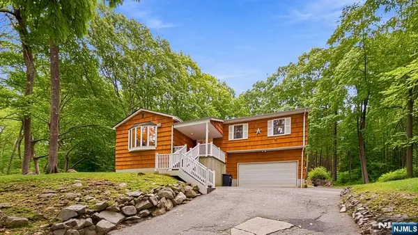 65 Otterhole Road, West Milford, NJ 07480