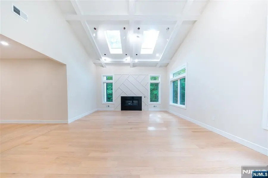 914 Hammond Road, Ridgewood, NJ 07450 - #3
