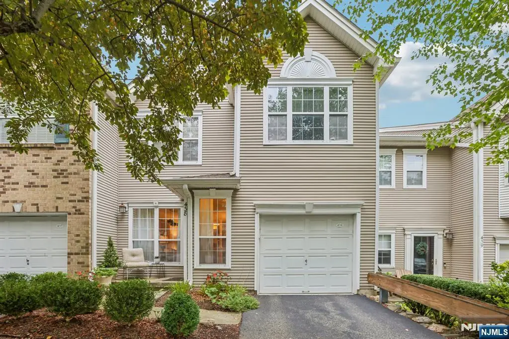 438 Santiago Court, Mahwah, NJ 07430 - #1