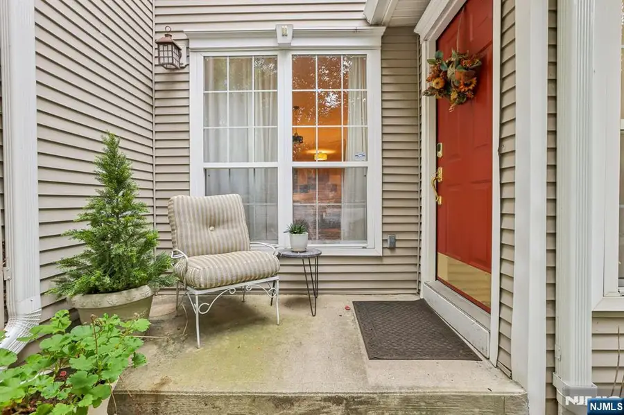 438 Santiago Court, Mahwah, NJ 07430 - #2