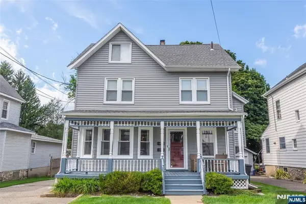 15 Washburn Place, Caldwell, NJ 07006