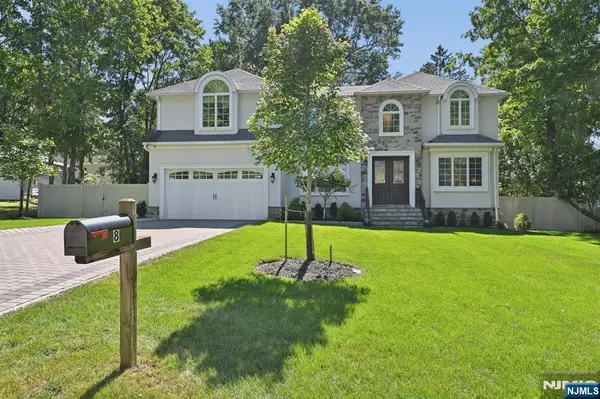 8 Ranch Lane, Closter, NJ 07624