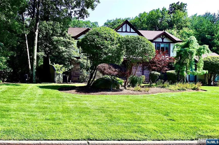 9 Watch Hill Road, Mahwah, NJ 07430 - #2