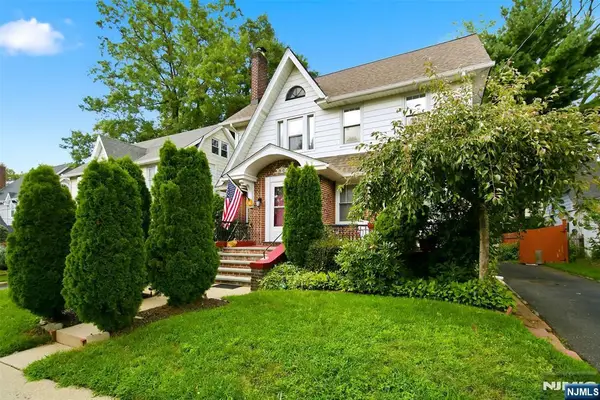 351 W Griggs Avenue, Teaneck, NJ 07666