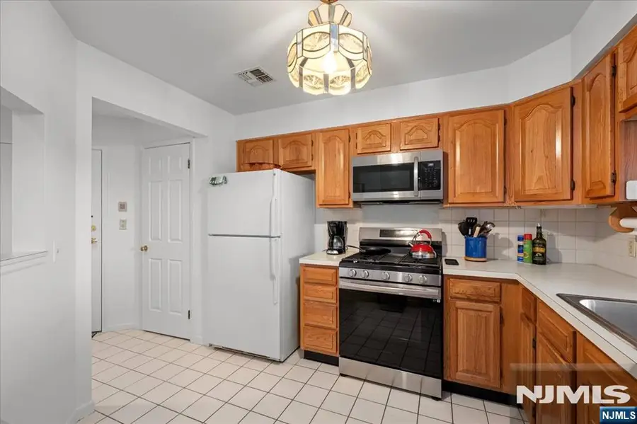 62 Amethyst Lane 276, Paterson, NJ 07501 - #3