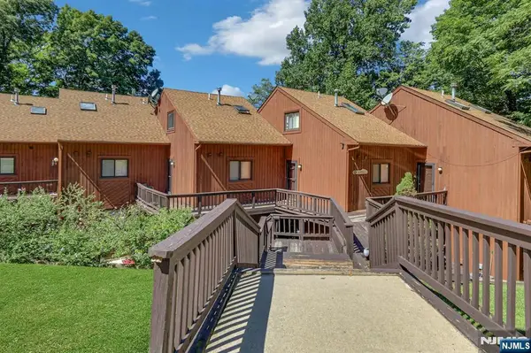 4 Davos Drive 9, Vernon, NJ 07462