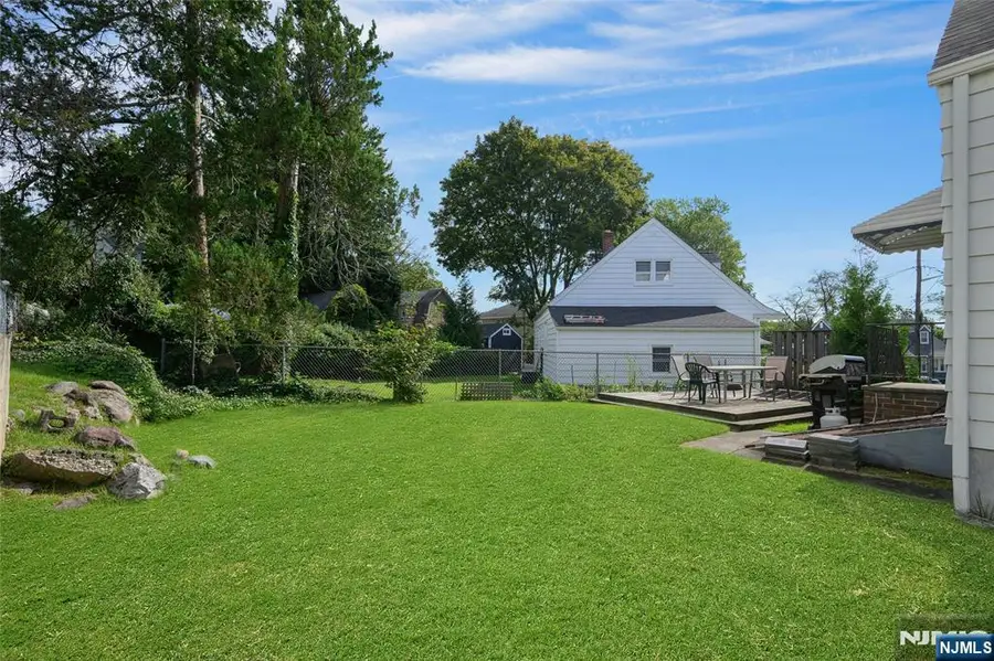 18 Plymouth Court, Bloomfield, NJ 07003 - #2