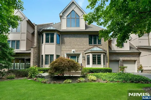 205 Bearwoods Road, Park Ridge, NJ 07656