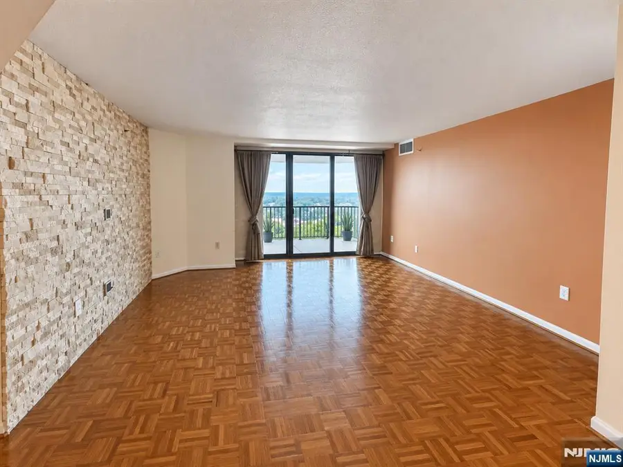 245 Prospect Avenue 16A, Hackensack, NJ 07601 - #3
