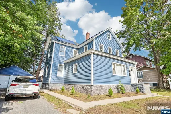 59 Clinton Avenue, Bergenfield, NJ 07621
