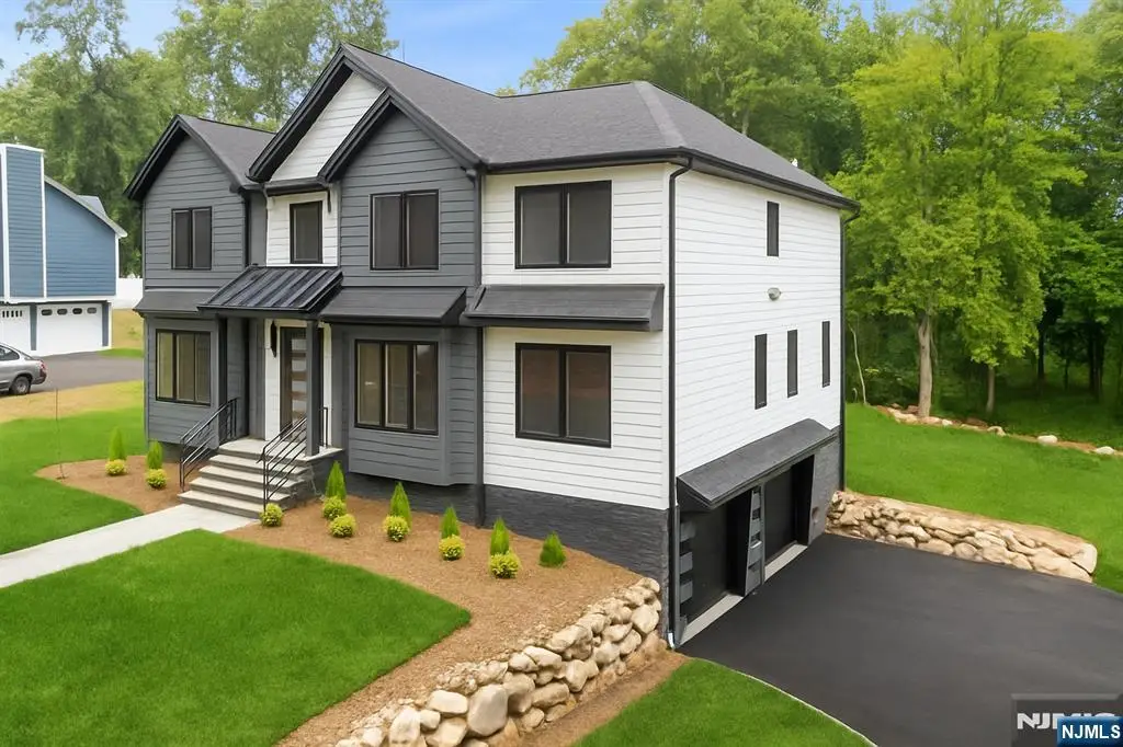 11 Eagles Nest Terrace, West Milford, NJ 07480 - #1