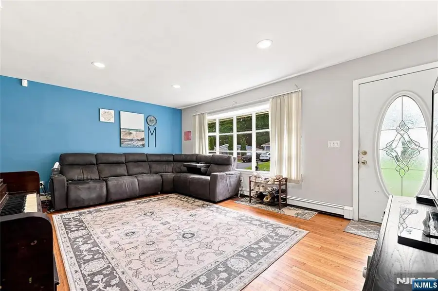 76 Page Drive, Oakland, NJ 07436 - #2