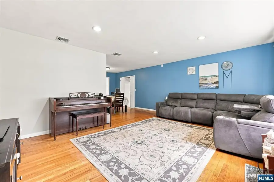 76 Page Drive, Oakland, NJ 07436 - #3