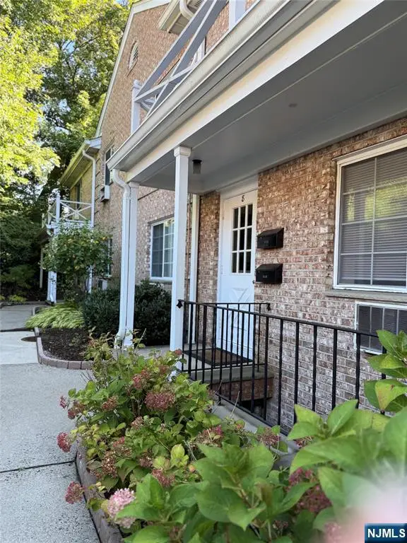 27-33 Corsa Terrace 8A, Ridgewood, NJ 07450