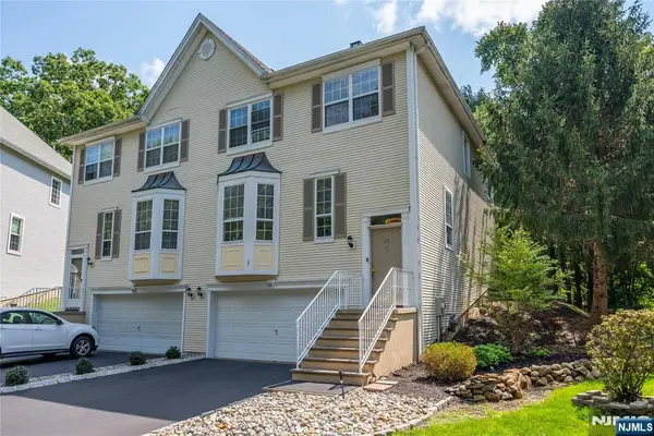 26 Whimble Court, Wayne, NJ 07470