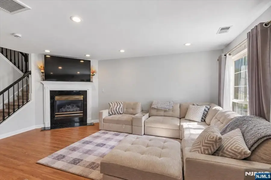 1066 Chedworth Circle, Mahwah, NJ 07430 - #3