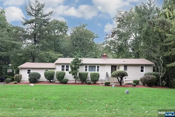 331 Forest Glen Avenue, Franklin Lakes, NJ 07417