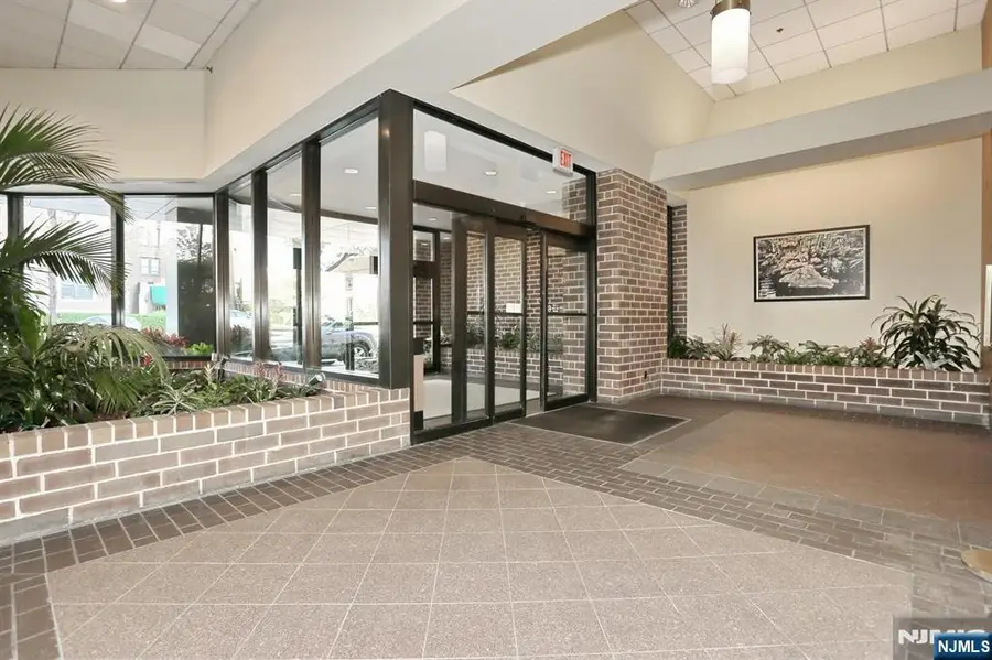 770 Anderson Avenue 18K, Cliffside Park, NJ 07010 - #3