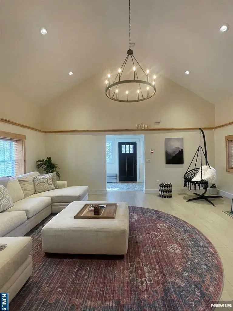 94 Banker Road, Upper Greenwood Lake, NJ 07421 - #3