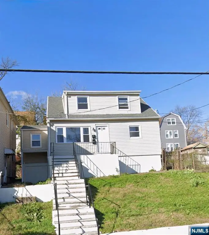 31 Bayside Terrace, Jersey City, NJ 07305 - #1